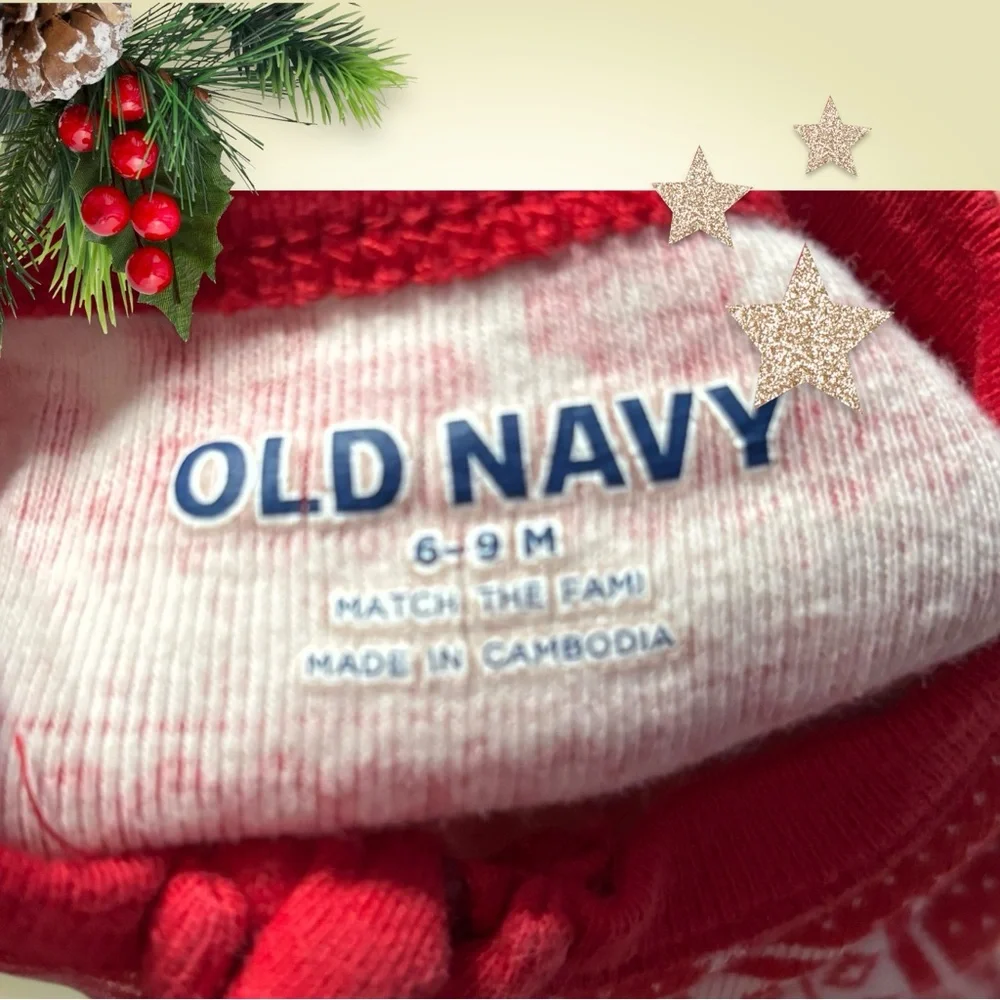 Old Navy Christmas 2-Way Zip Sleeper Footed Pajamas Sz 6-9 Months.